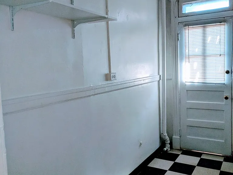 905 N. Belmont Ave.* — Photo 22