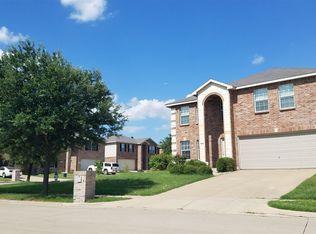 5901 Lost Pony Dr, Denton, TX 76210