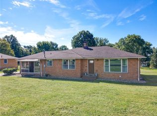 444 Ridgeview Dr, Seven Hills, OH 44131