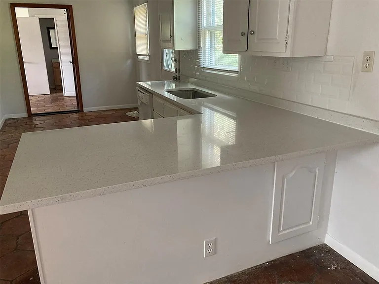 7702 Pitter Pat Ln — Photo 4