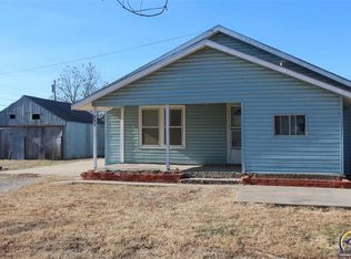 902 S 11th St, Burlington, KS 66839