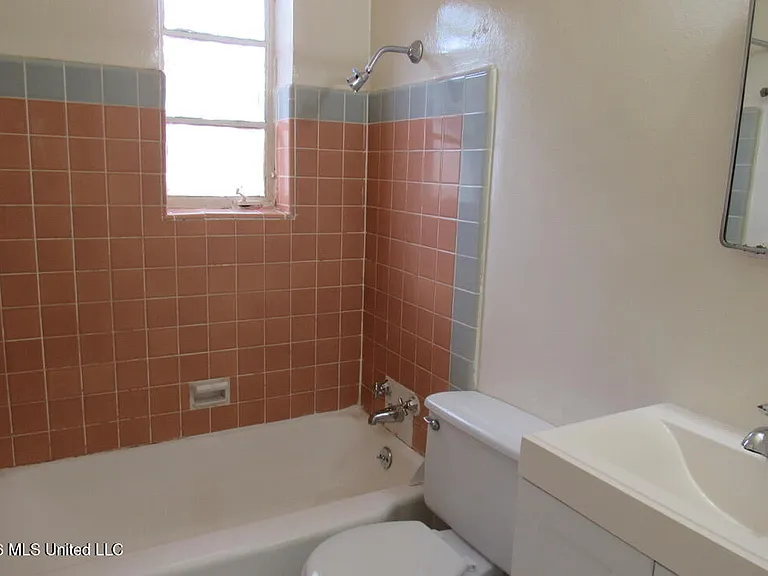 1043 Carlisle St #B6 — Photo 13