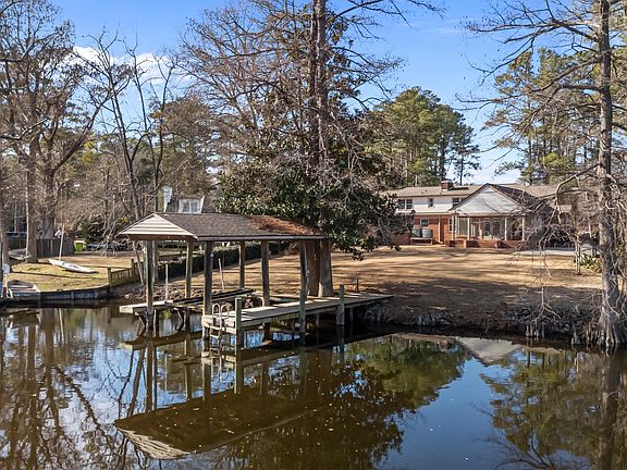 3rd image of 302 W Wilson Creek Drive