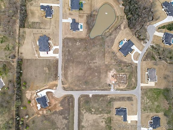 3rd image of 10989 S 214th East Ave