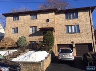 440 7th St, Palisades Park, NJ