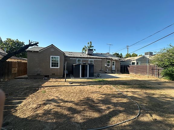 3rd image of 1325 W Fountain Way