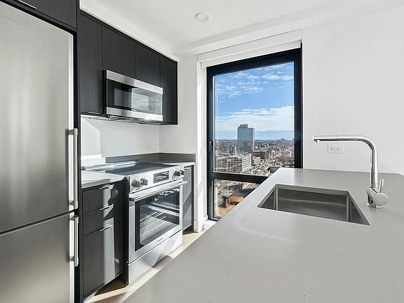 4th image of 662 Pacific St APT 25B
