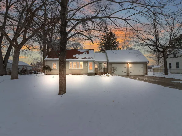 10895 Thrush St NW, Coon Rapids, MN 55433