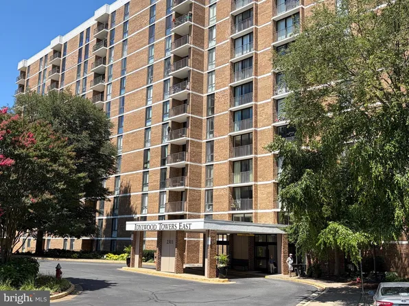 2311 Pimmit Dr APT 706, Falls Church, VA 22043