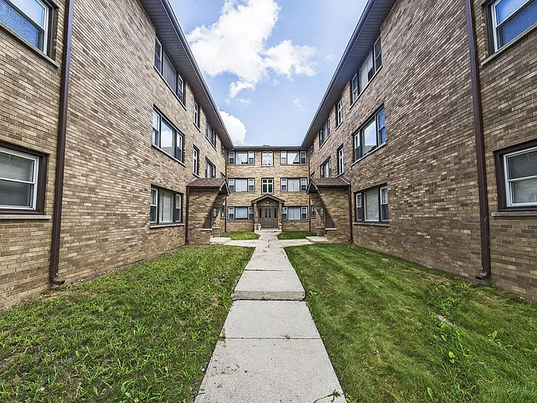 14015 S Tracy — Photo 9