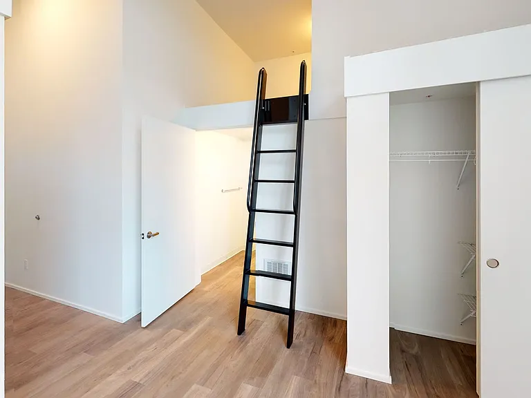 Summit Flats — Photo 34