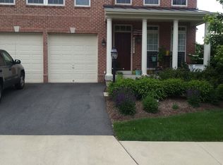 42191 Frontier Spring Dr, Chantilly, VA 20152