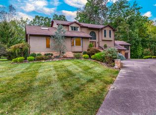 11 Fairway Dr, Huntington, WV 25705