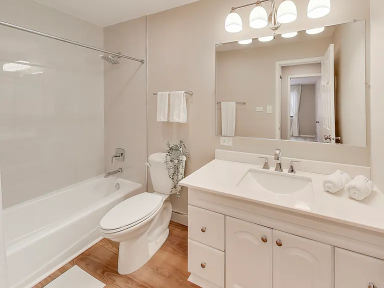 613 W Central Rd #B7 — Photo 9