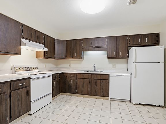 2nd image of 1008 Paradise Rd #4PK