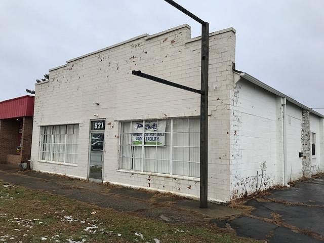 1st image of 821 W Fair Ave