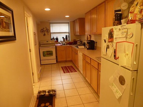 2nd image of 902 W Newport Ave #1A