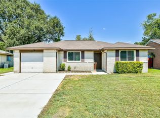 515 Bellmar Ln, Friendswood, TX 77546