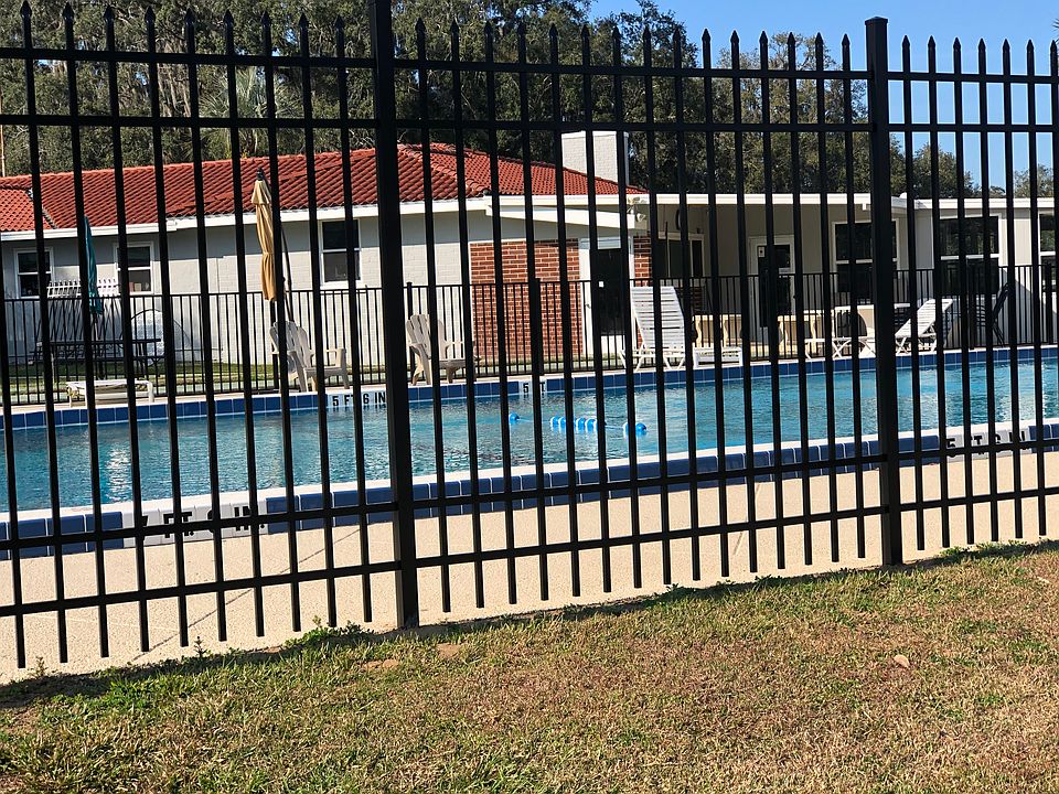 Community pool 