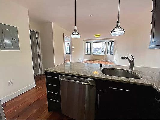1st image of 83-30 Kew Gardens Rd #3R