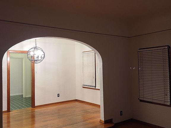 4th image of 360 N Gardner St