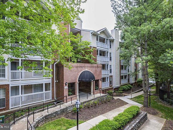 4th image of 1504 Lincoln Way APT 327