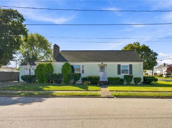 115 Floral Park Blvd, Pawtucket, RI 02861