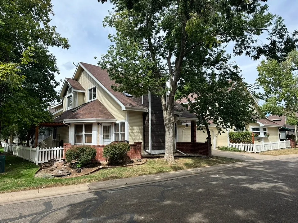 1074 Cunningham Dr #2