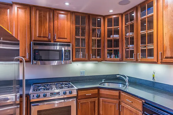 Rented by Compass | media 23