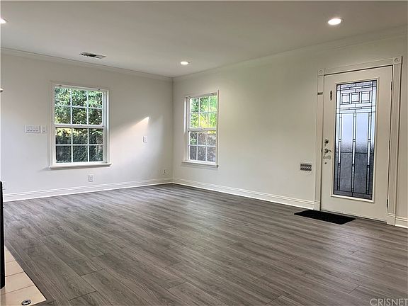 5th image of 4225 Radford Ave