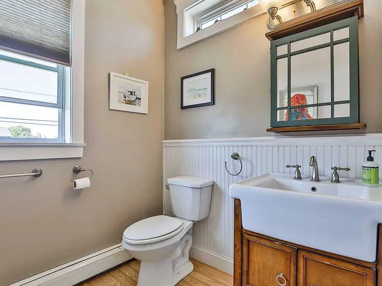 246 Northern Blvd — Photo 12