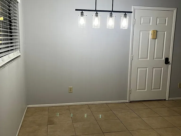 3300 Fox Chase Cir N #226 — Photo 2