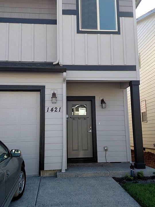 1st image of 1421 NE 83rd Dr
