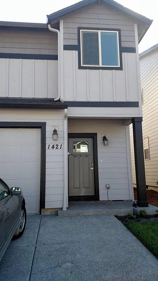 1421 NE 83rd Dr photo 1