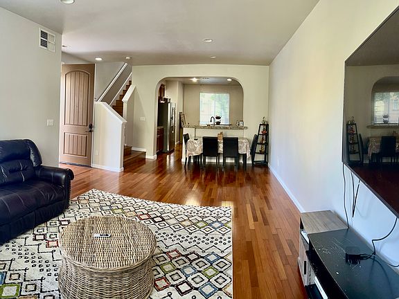 3rd image of 1009 Cedarwood Loop
