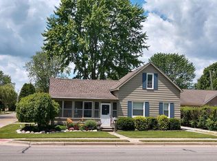 846 S Parker St, Marine City, MI 48039