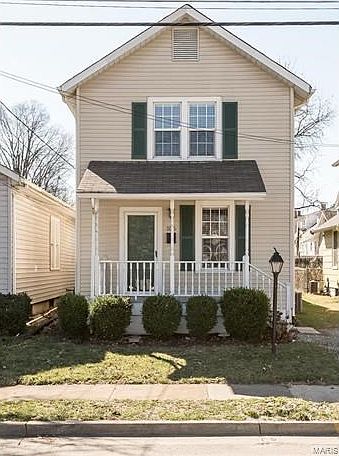 525 Monroe Street. Mid Town Charm close to Katy Trail and Main Street.