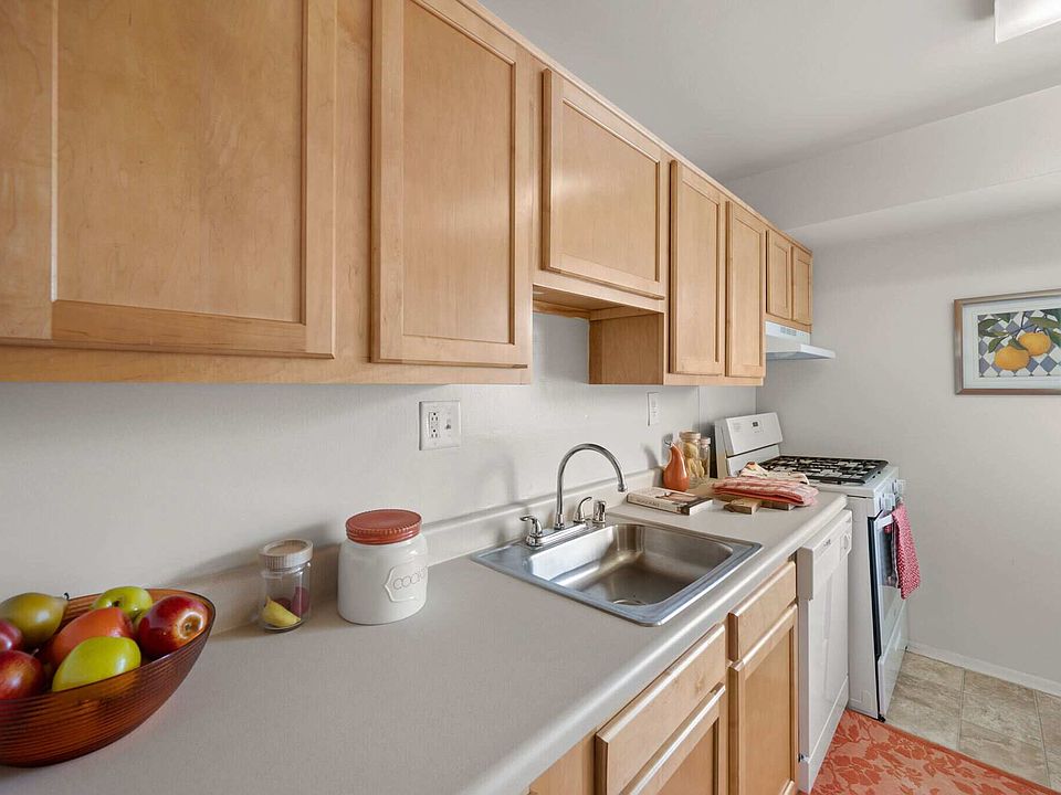 21-web-or-mls-commonsatwhitemarshmodel1-10