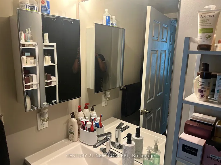 18 Spring Garden Ave #2810 — Photo 7