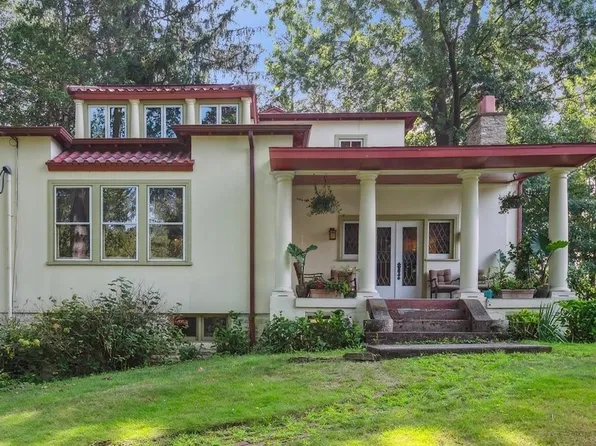 710 Riverside Dr, Oakmont, PA 15139