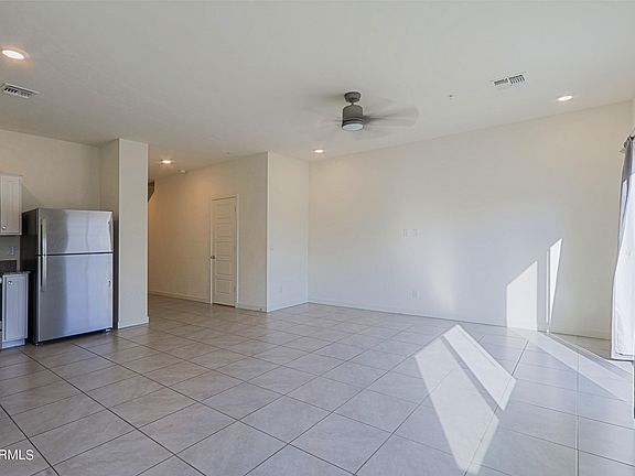 5th image of 2231 W LAURIE Lane