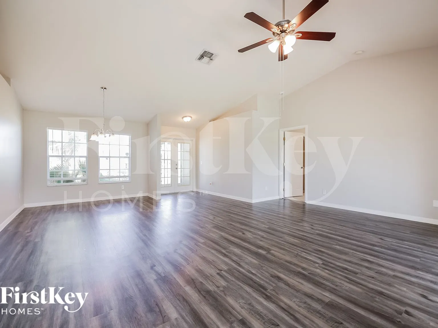 3 bed, 2.0 bath, 1427 sqft, $1,845 — Photo 3