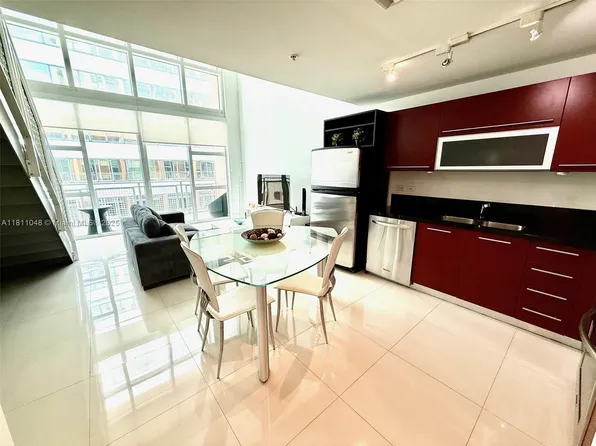 253 NE 2nd St APT 625, Miami, FL 33132