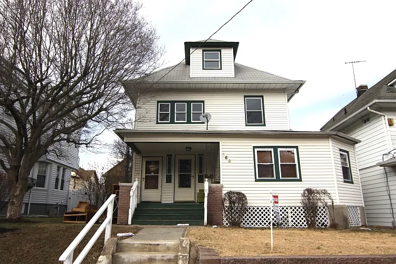 168 Howard Ave photo 1