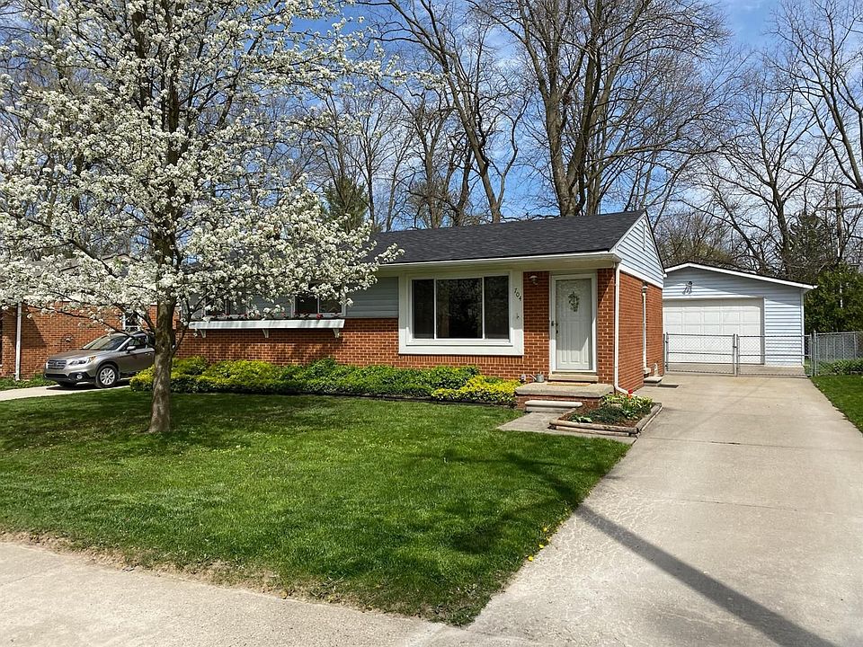 1st image of 704 Dellwood Dr