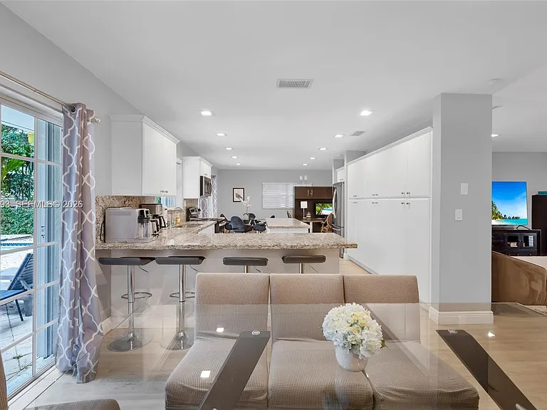 7711 Coquina Dr — Photo 10