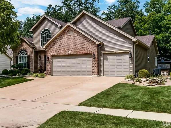 310 Highland Meadows Ct, Wentzville, MO 63385