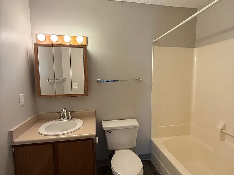 Northway Apartments — Photo 16