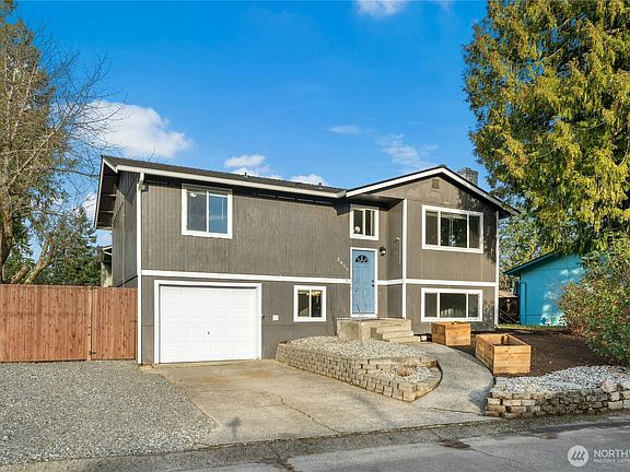 3rd image of 2615 Mount McKinley Court