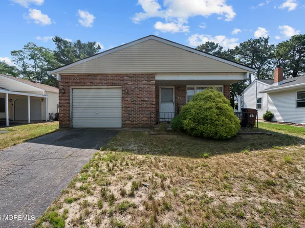 22 Encinitas Drive, Toms River, NJ 08757